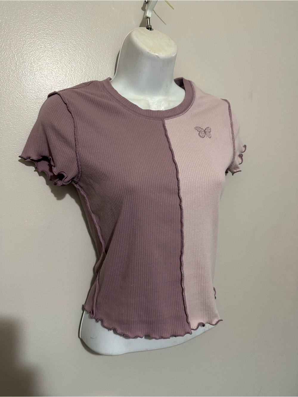 Arizona Jean Company Two-Tone Mauve & Light Mauve Butterfly Ribbed Crop Tee - Picture 5 of 5